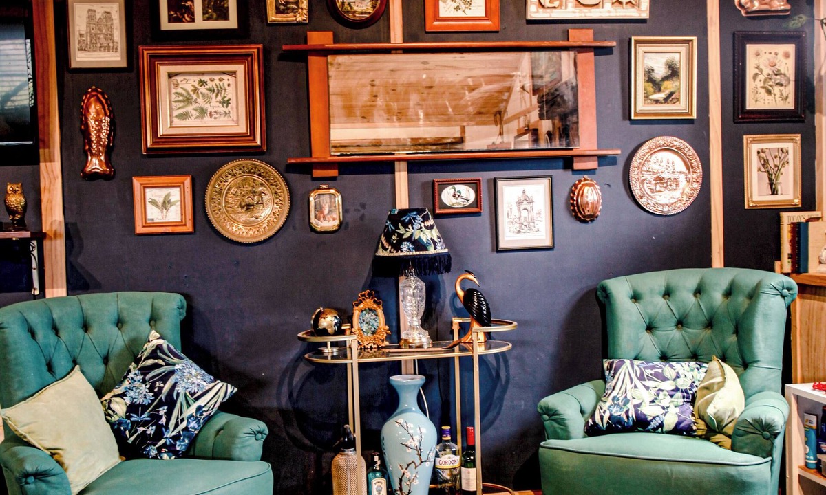 Bombay House | Black Duck Farm. Cosy Cabin, 10 minutes from Braidwood.