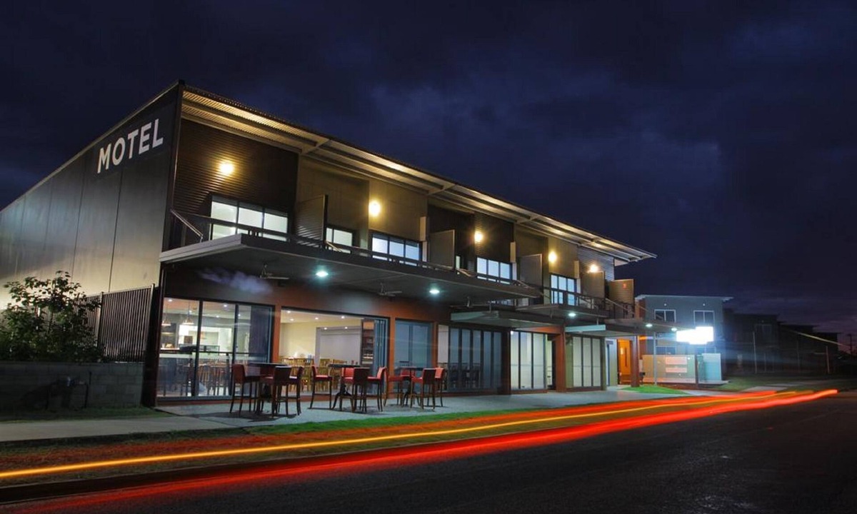 Blackwater Hotel | Black Rock Inn