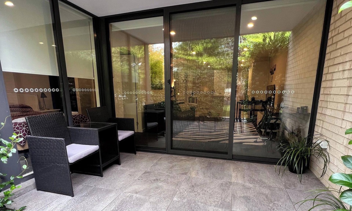 Braddon Apartment | Black & White Delight - 2bd 2bth