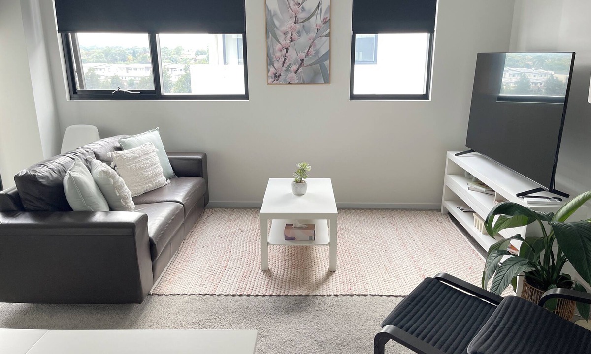 Greenway Apartment | Blackdiamond 504 - Beautiful modern 2bd/2bth apartment + pool, spa, sauna access