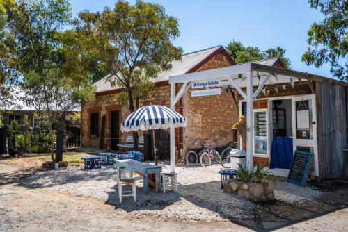 Aldinga House | Blacksmith Cottage - Stay in Blacksmith's Lively Hub