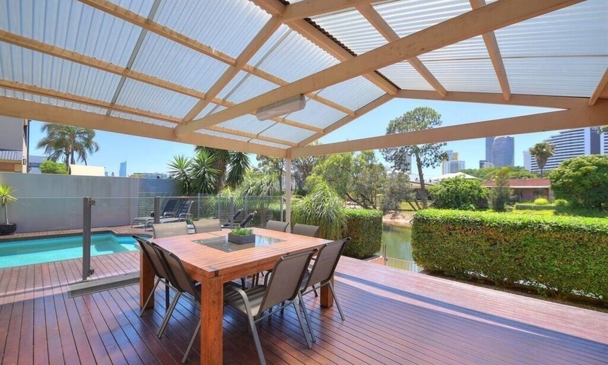 Broadbeach Waters House | Bliss on Sunshine - Space, Space, Space!