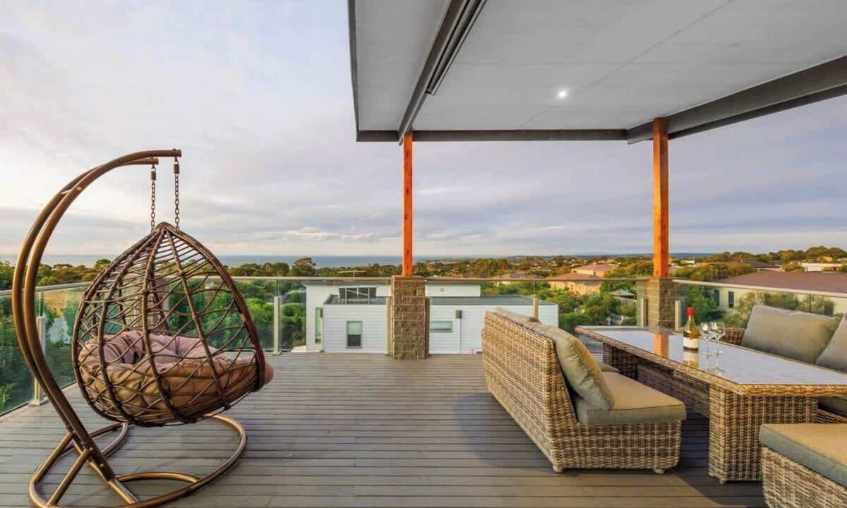 Mount Martha House | Blissful Sunhill | Pool & Bay Views