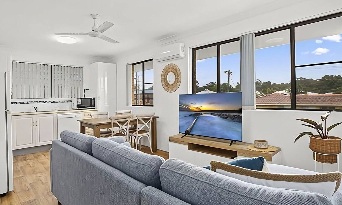 Sawtell Apartment | Blue Gem, situated perfectly within a quiet street it is with only a short stroll to Sawtell Village