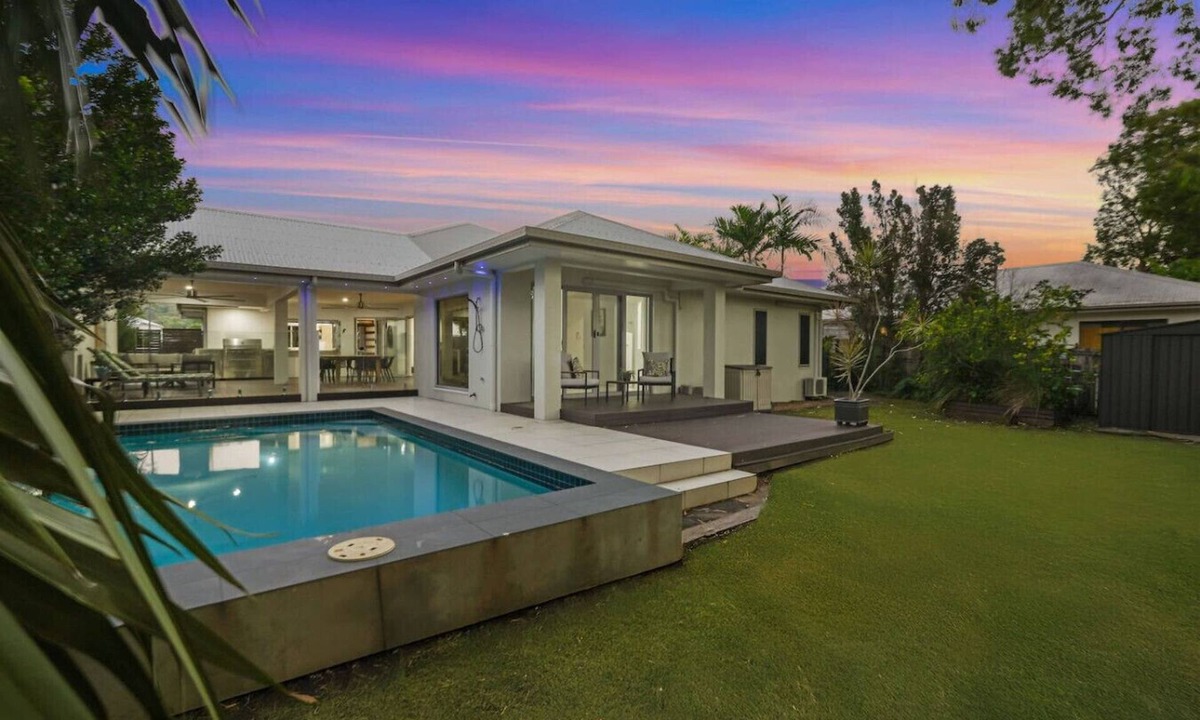 Trinity Beach House | Blue Lagoon Haven – A Serene Tropical Getaway