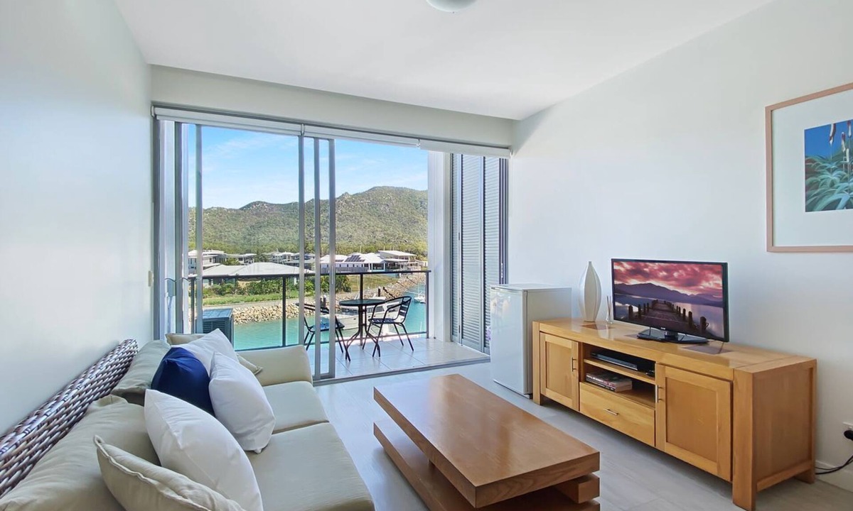 Nelly Bay Apartment | Blue on Blue Studio Room 1322