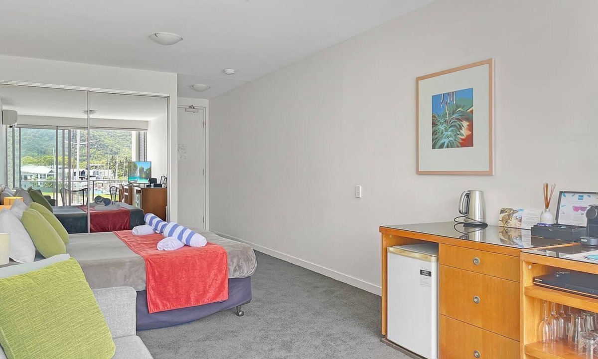 Nelly Bay Apartment | Blue on Blue Studio Room 1352