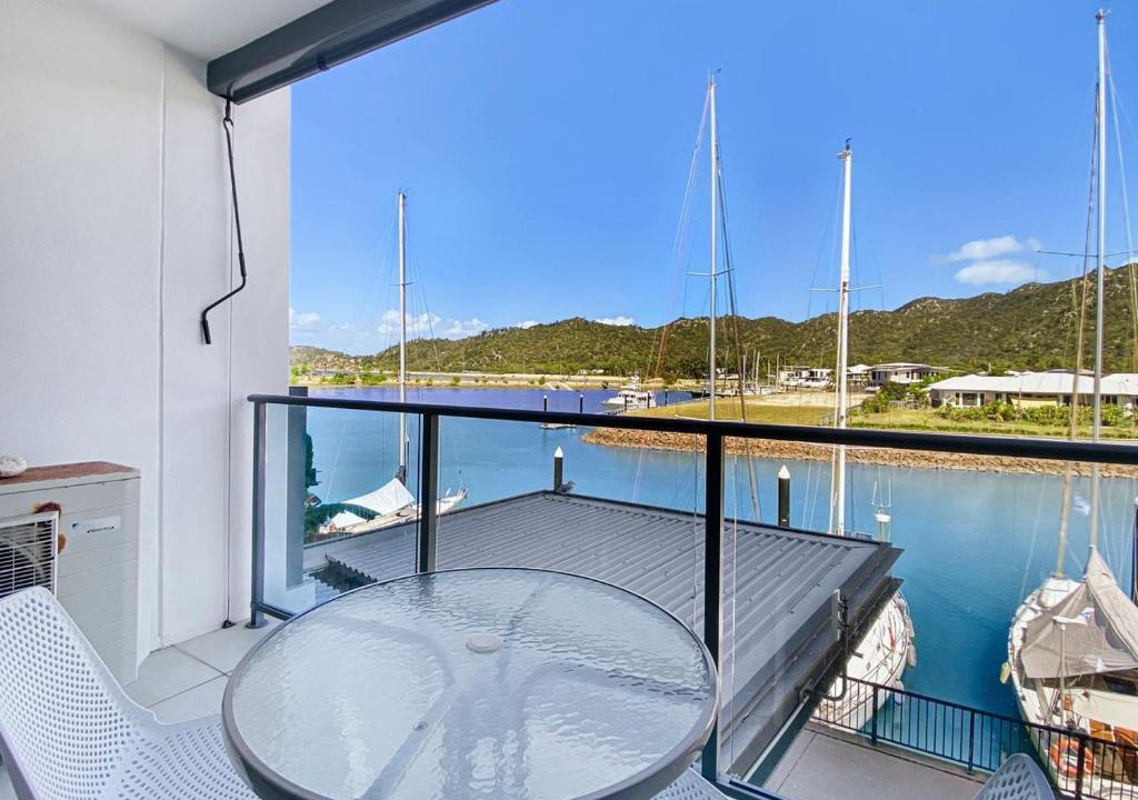 Nelly Bay Hotel | Blue on Blue Studio Room 1242