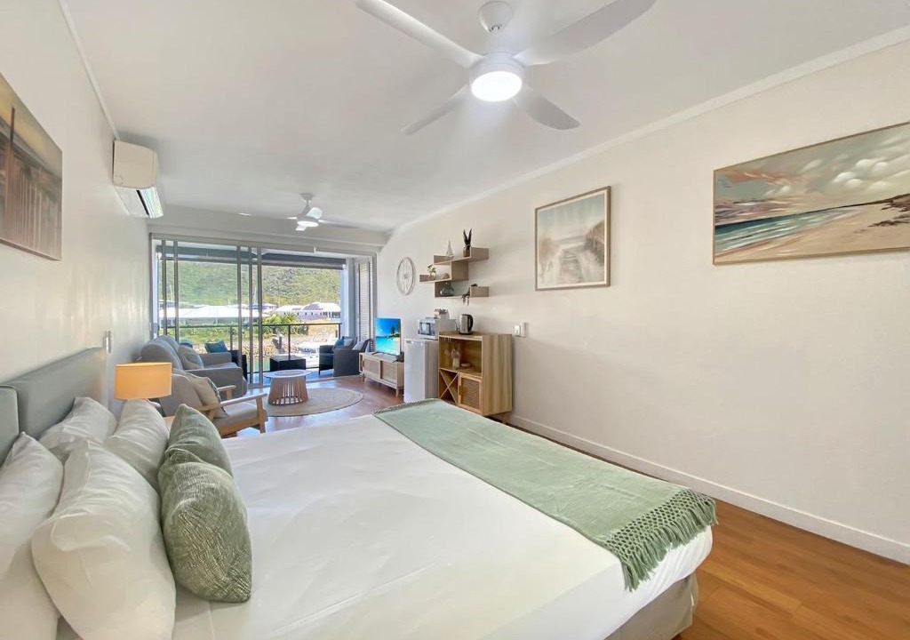 Nelly Bay Hotel | Blue on Blue Studio Room 1222