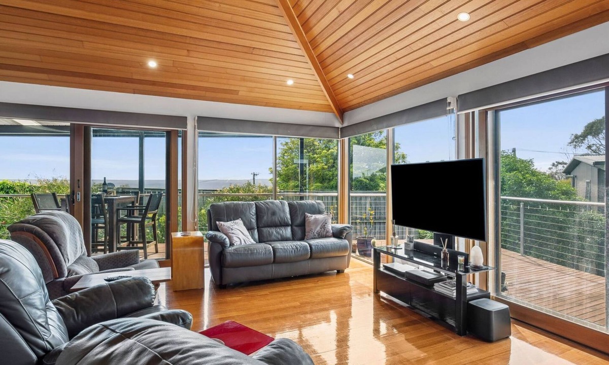 Anglesea House | Blue Water - At Anglesea