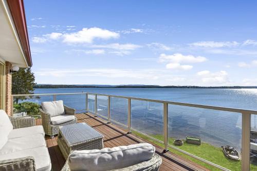 Mannering Park House | Bluewater at Mannering Park