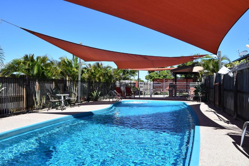 Bowen Hotel | Bluewater Harbour Motel