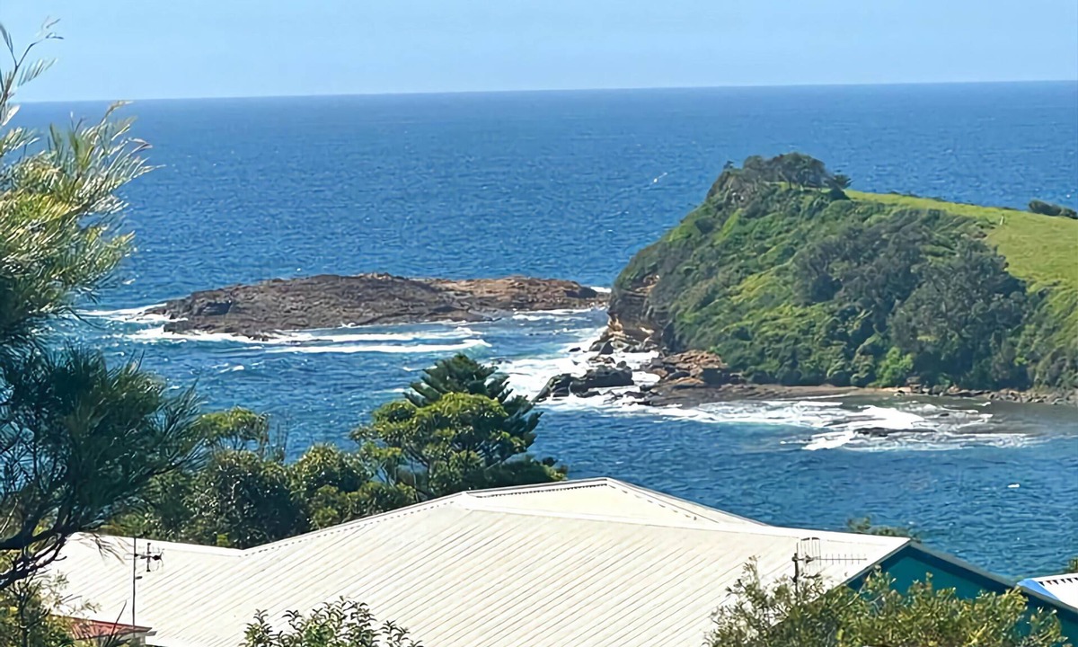 Gerringong Apartment | Boat Harbour Suite, beautiful ocean and country views. Excellent whale watching