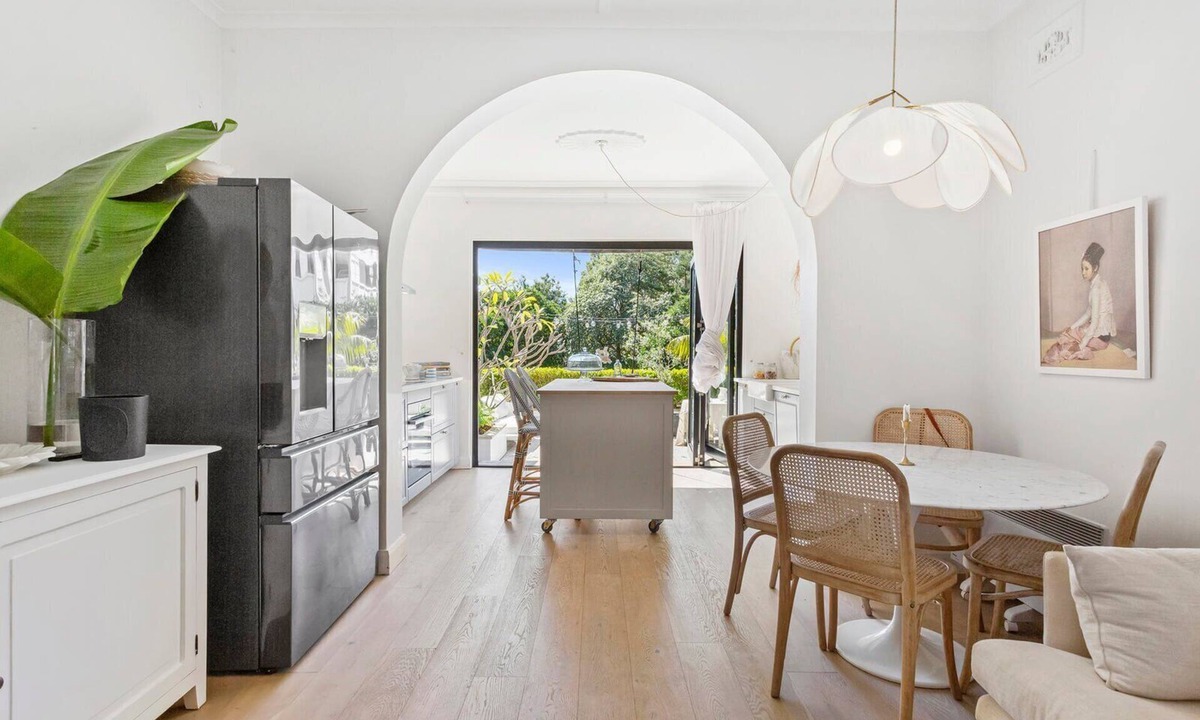Bondi Beach House | Bondi Oasis ~ Steps to the Beach ~ Parking & Garden