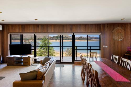 Bonnie Doon House | BONNIE DAWN