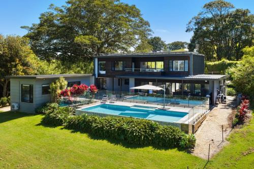 Newrybar House | Born Kraal Luxe Hinterland Escape Pool Firepit Views