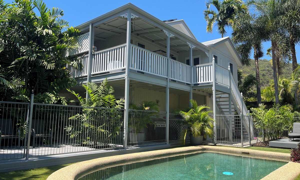 Horseshoe Bay Apartment | Boutique studio on Magnetic Island, tropical resort style pool, National Park.