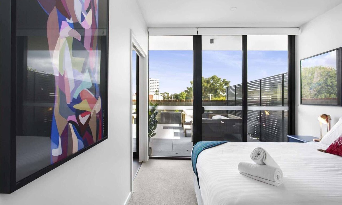 Kingston Apartment | Boutique Unit with Huge Terrace near Cafes & Shops