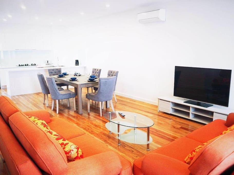 Box Hill South House | Boxhill 3Bed 3 Bath free 2 parking