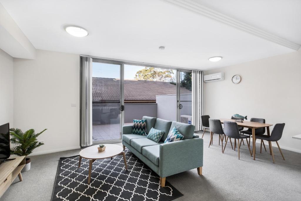Penrith Apartment | Brand new modern loft next to Penrith town center