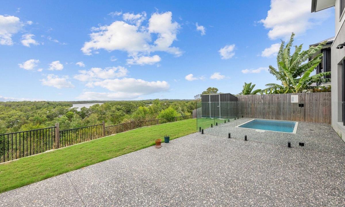 Griffin Apartment | Brand New Riverfront Home, Pool and Sunrise Views