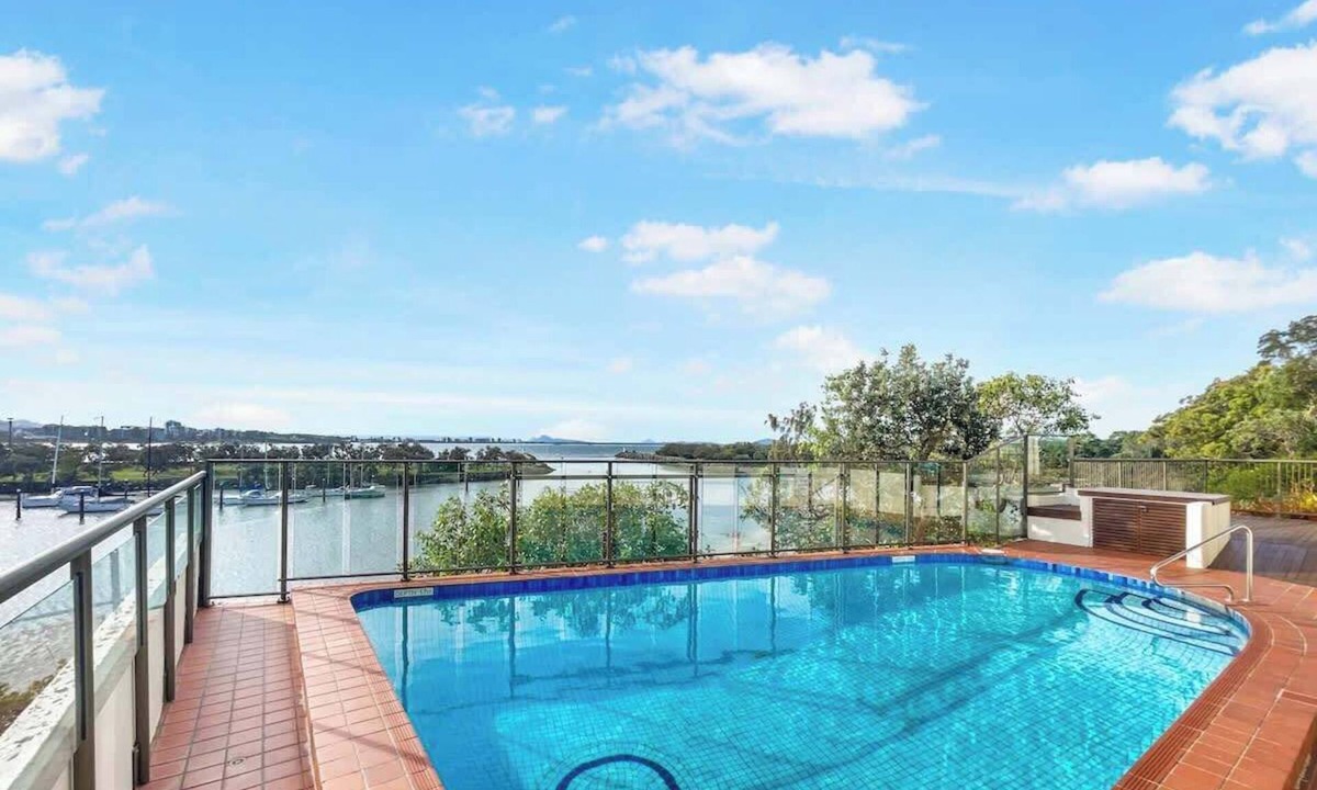 Buddina Apartment | Breathtaking Views - Point Cartwright Bliss
