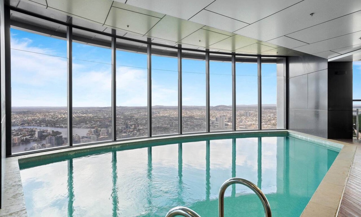 Brisbane Central Business District Apartment | Breathtaking City Views 1-Bed with Pool, BBQ & Gym