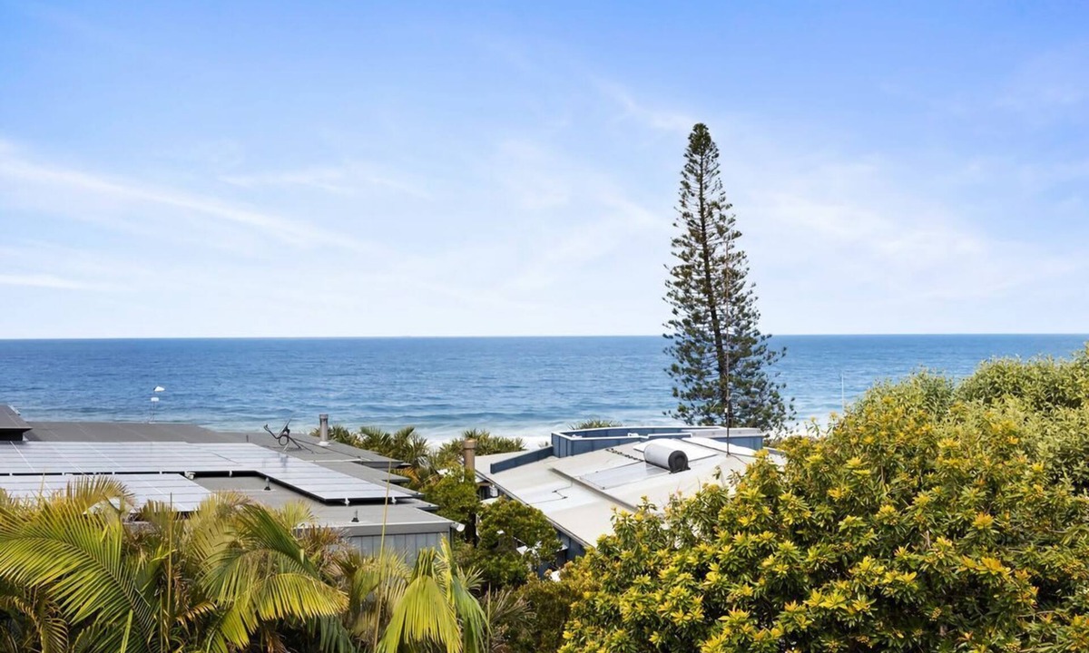 Sunshine Beach Villa | Breezy Beach Haven - Ocean Views & Roof Top Deck