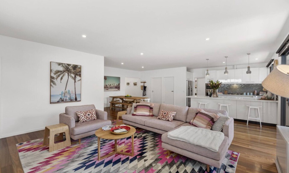 Barwon Heads House | Bridge Road Beach House, Barwon Heads, Sleeps 12. Disability accessible