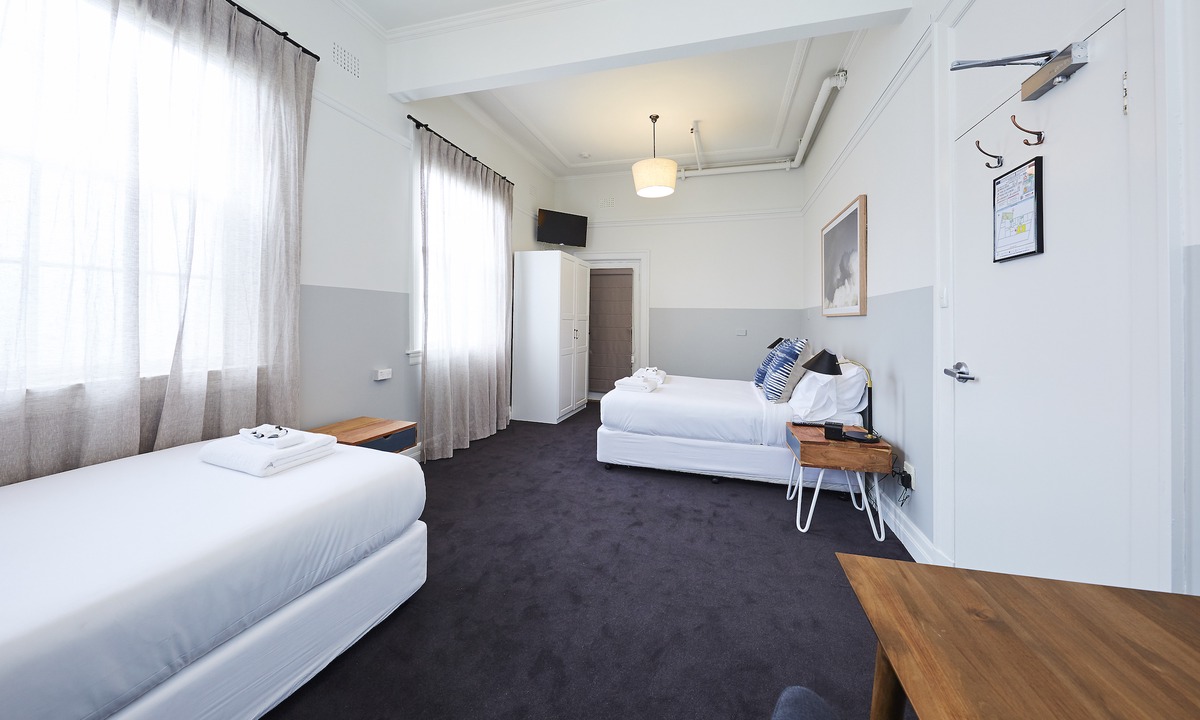 Willoughby Hotel | Bridgeview Hotel Willoughby