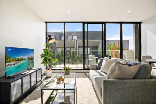 Flemington Apartment | Bright 1BR Apartment Near Maribyrnong River