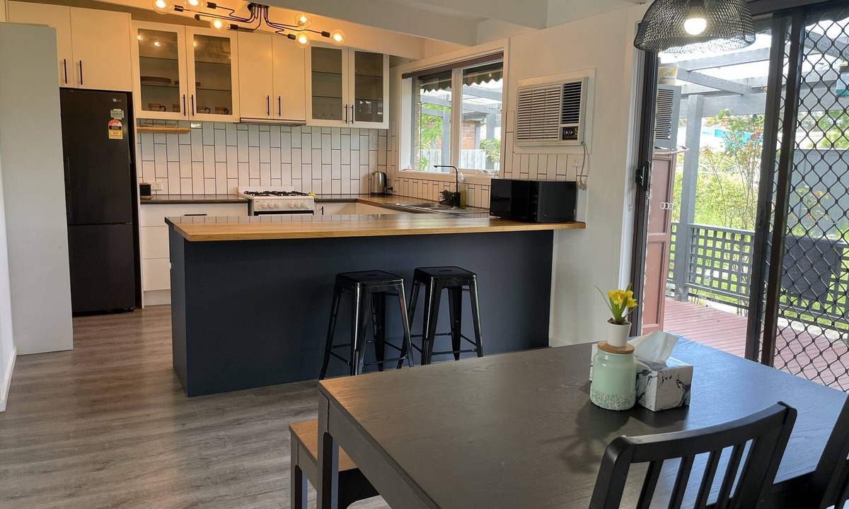 Bayswater North House | Bright and spacious Garden home - Perfect for families