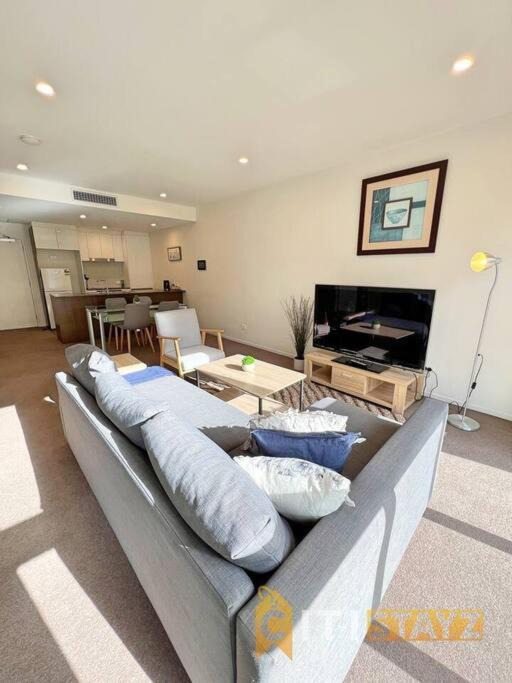 Braddon Apartment | Bright in Braddon! 1 bd 1bth Apt