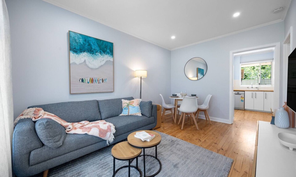 Brighton Apartment | Brighton Breeze Retreat—Idyllic Beachside Stay