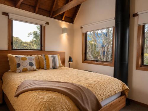 Dinner Plain Ski Chalet | Brindabella Chalet alpine-getaways
