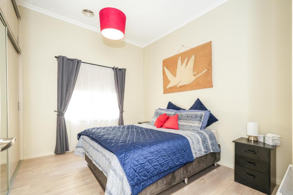 Brunswick House | Brunswick Melbourne-Cosy Room-Great location