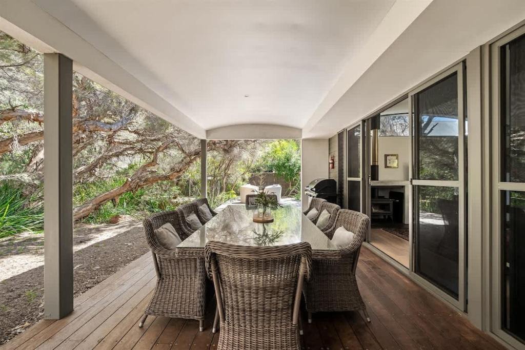 Naturaliste House | Bunker Bayhouse - Beachfront Retreat next to Resort