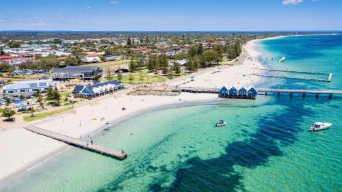 Broadwater House | Busso Escape