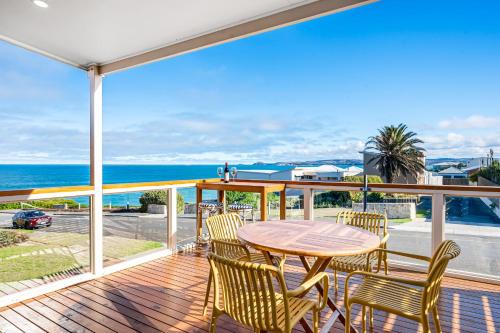 Port Elliot House | bythesea - Fireside Comfort on the Beach