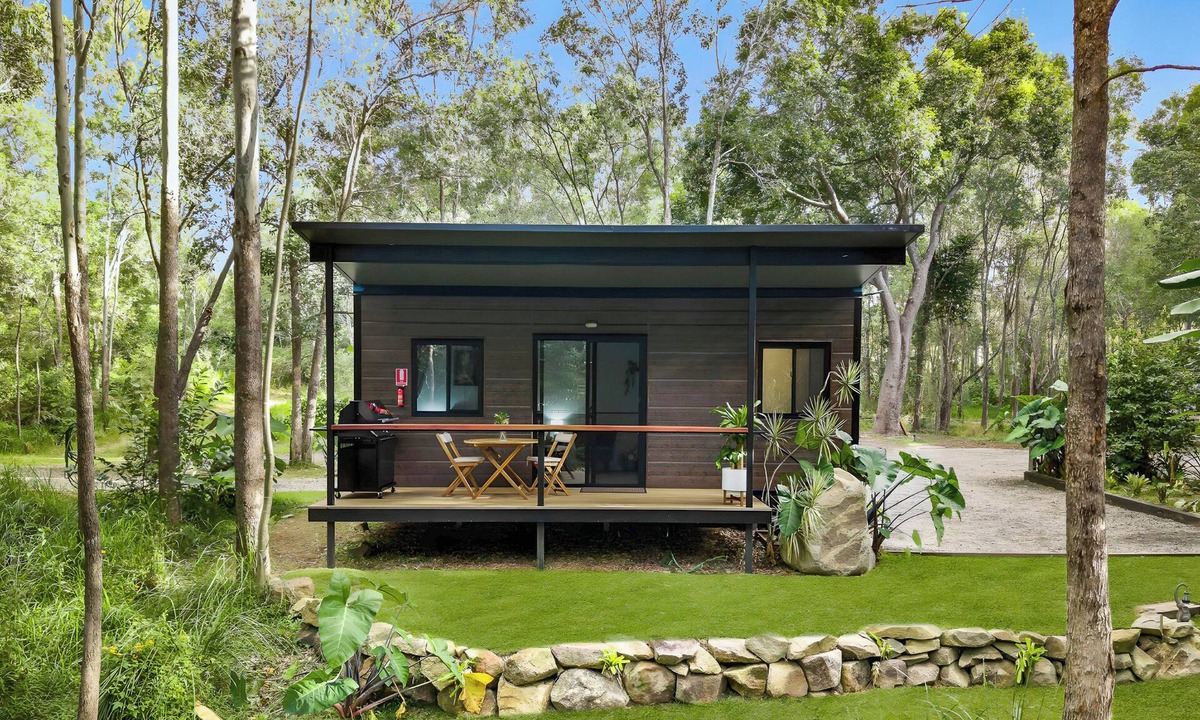 North Aramara Cabin | Cabin By The Creek / Hidden Oasis