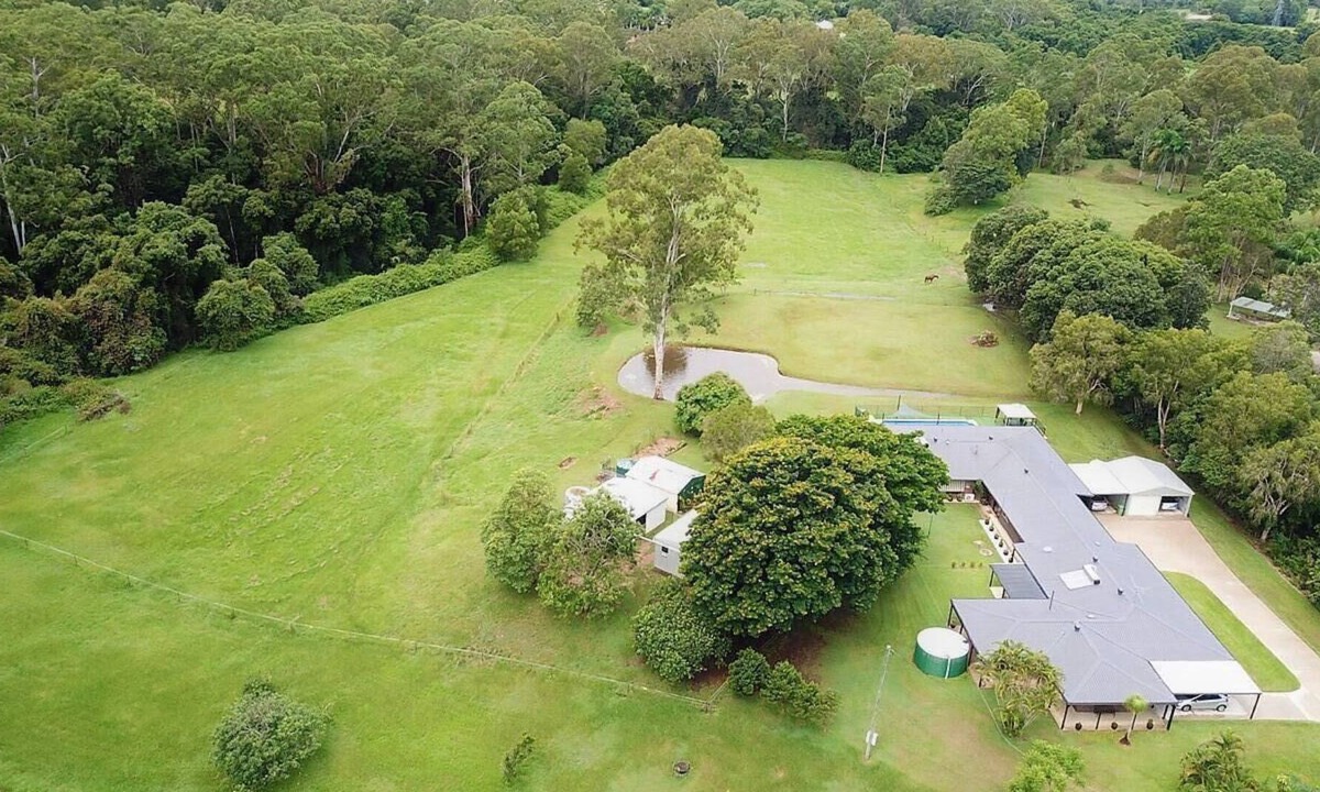 Bellmere House | Caboolture 4.5 Star Holiday Home at the Gateway to the Sunshine Coast in Qld