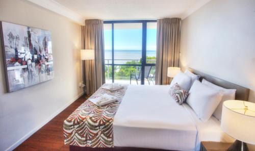 Cairns Hotel | Cairns Plaza Hotel