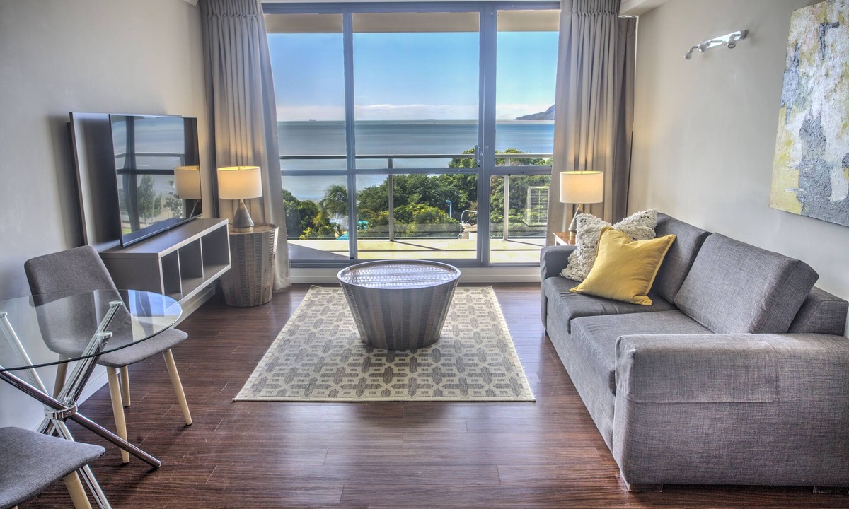 Cairns Hotel | Cairns Plaza Hotel