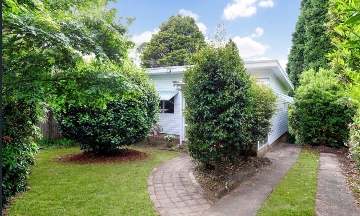 Blackheath Cottage | Camellia Cottage - your peaceful mountain getaway!