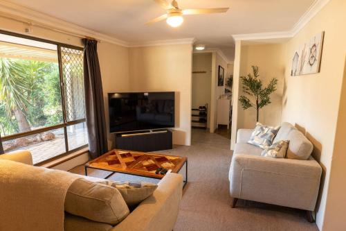 Camillo House | Camillo Modern Family Retreat - with Private Pool