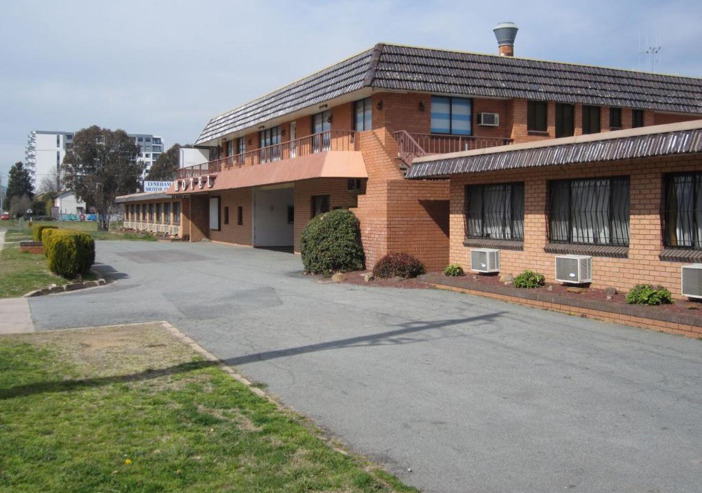 Lyneham Hotel | Canberra Lyneham Motor Inn