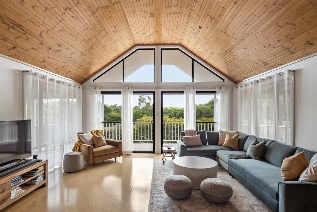 Quedjinup House | Canopy House - Refined Bushland Haven near the Coast