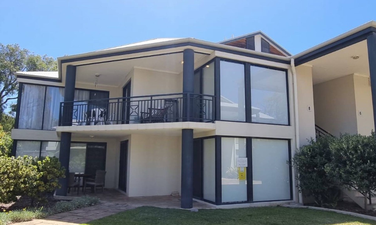 Broadwater House | Cape View Beach Resort - Endless Summer