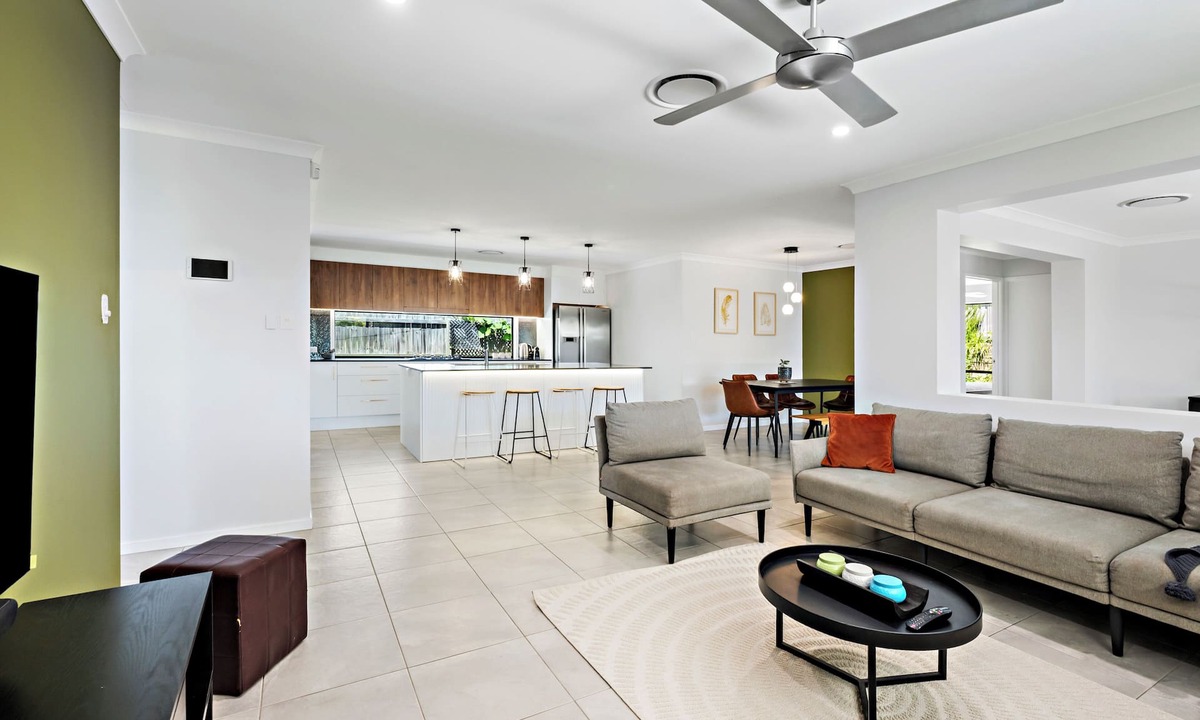 Mango Hill House | Capestone Cove - Spacious Modern Home - Mango Hill