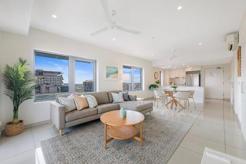 Darwin City Centre Apartment | Capital Panorama Central City Escape w Pool and Gym